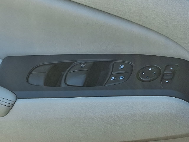 Used 2025 Nissan Altima 2.5 SV FWD image 26