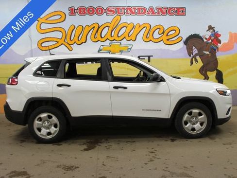 Used 2019 Jeep Cherokee Sport FWD image 1