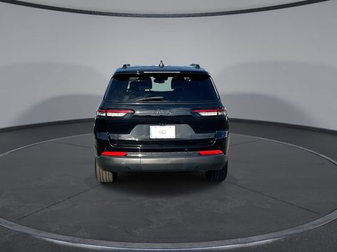 Used 2025 Jeep Grand Cherokee L Limited w/ Black Appearance Package AWD/4WD image 17