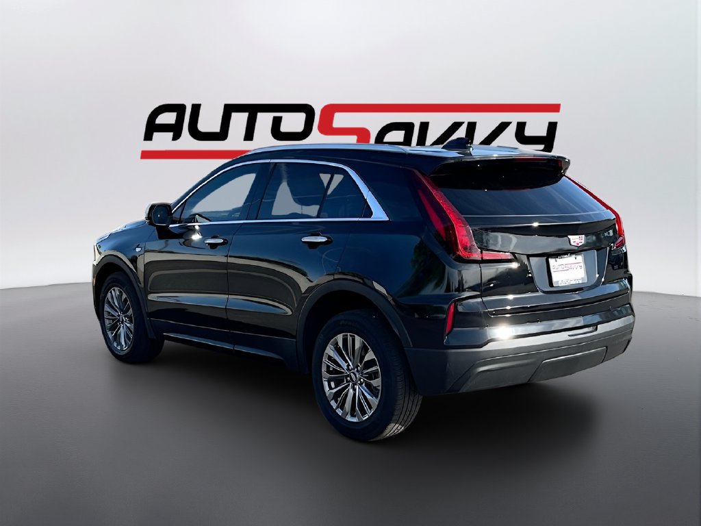 Used 2024 Cadillac XT4 Premium Luxury w/ Cold Weather Package FWD image 5
