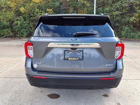 Used 2022 Ford Explorer XLT image 6