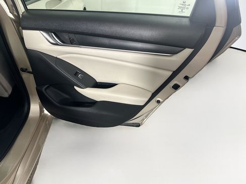Used 2020 Honda Accord LX image 27