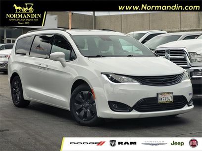 Certified 2019 Chrysler Pacifica Limited w/ Advanced Safetytec Group
