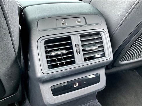 Used 2025 Audi Q5 Premium image 25