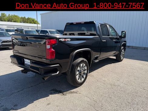 Used 2022 Chevrolet Silverado 2500 Custom w/ Custom Value Package AWD/4WD image 5