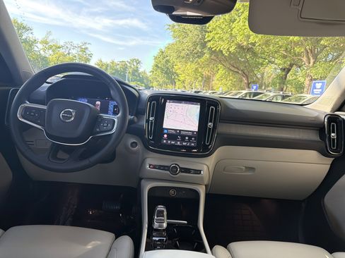 Certified 2023 Volvo XC40 B5 Plus w/ Protection Package Premier AWD/4WD image 30