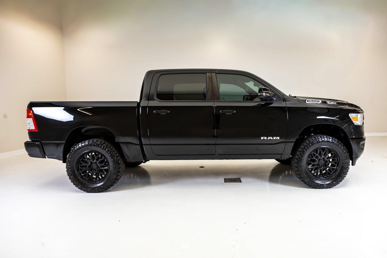 Used 2023 RAM 1500 Big Horn AWD/4WD image 11