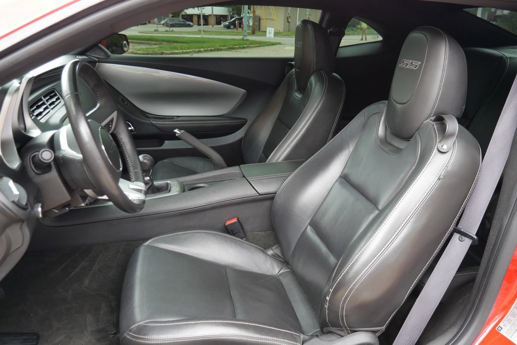 Used 2011 Chevrolet Camaro SS RWD image 15