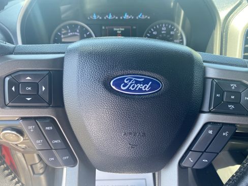 Used 2020 Ford Expedition XLT RWD image 10