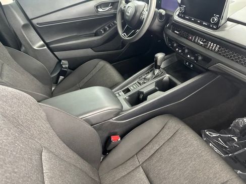 Certified 2025 Honda Accord SE image 25