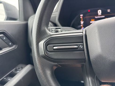 Used 2023 Chevrolet Colorado W/T image 13