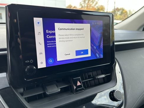 Certified 2023 Toyota Corolla Cross LE image 17