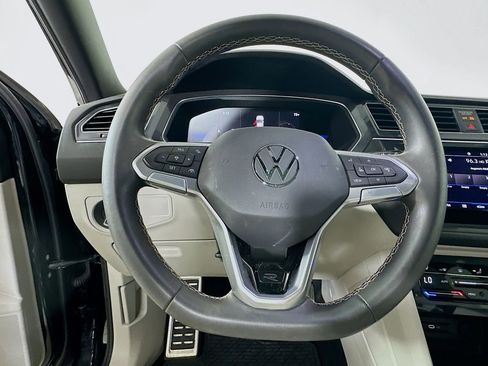 Used 2023 Volkswagen Tiguan SE R-Line FWD image 18