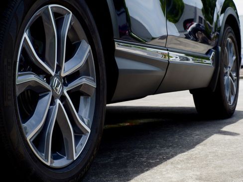 Used 2020 Honda CR-V Touring image 7