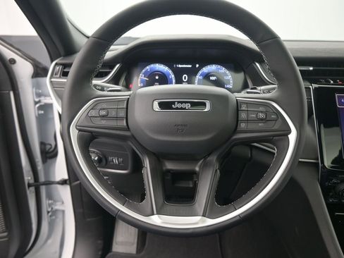 New 2025 Jeep Grand Cherokee Laredo X w/ Luxury Tech Group I image 28