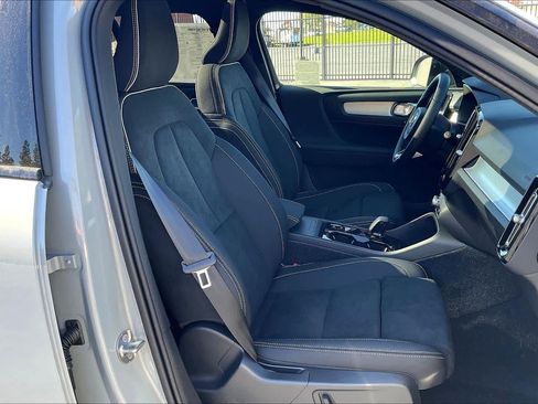 New 2026 Volvo XC40 B5 Ultra w/ Climate Package image 31