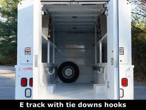 Used 2023 Mercedes-Benz Sprinter 3500 image 4