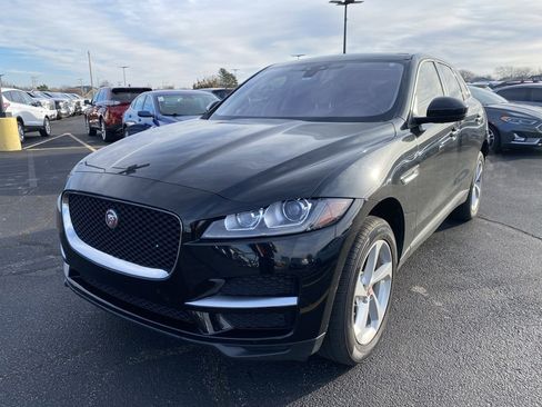 Used 2017 Jaguar F-PACE Premium image 5