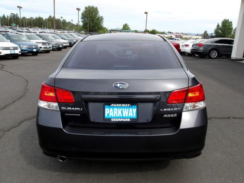 Used 2010 Subaru Legacy 2.5i Premium image 4