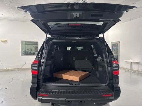 New 2025 Toyota 4Runner SR5 image 10