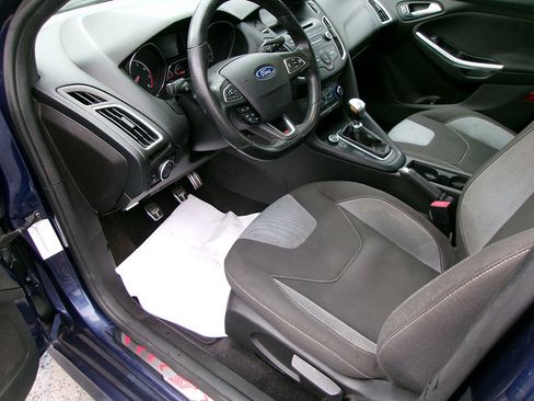 Used 2016 Ford Focus ST image 19