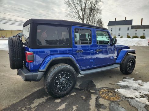 Used 2018 Jeep Wrangler Unlimited Sahara w/ Dual Top Group image 17