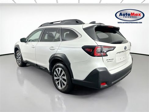 Used 2024 Subaru Outback Premium image 5