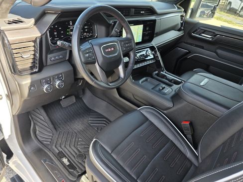 Used 2025 GMC Sierra 2500 AT4X AWD/4WD image 11