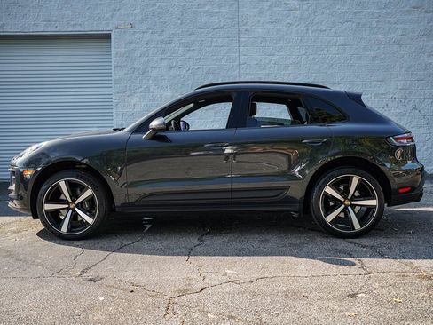Used 2024 Porsche Macan w/ Premium Plus Package image 9