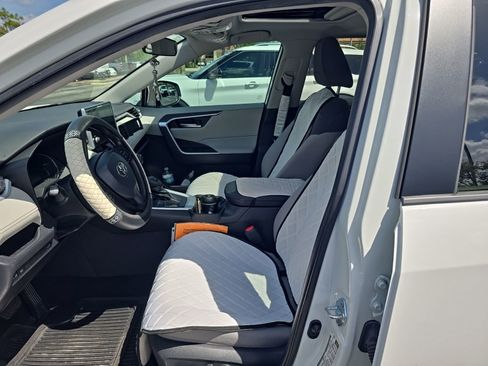 Used 2023 Toyota RAV4 XLE w/ Convenience Package image 3