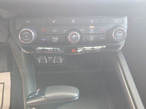 Used 2025 Dodge Durango GT image 21