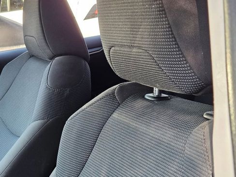 Used 2021 Toyota RAV4 LE image 13