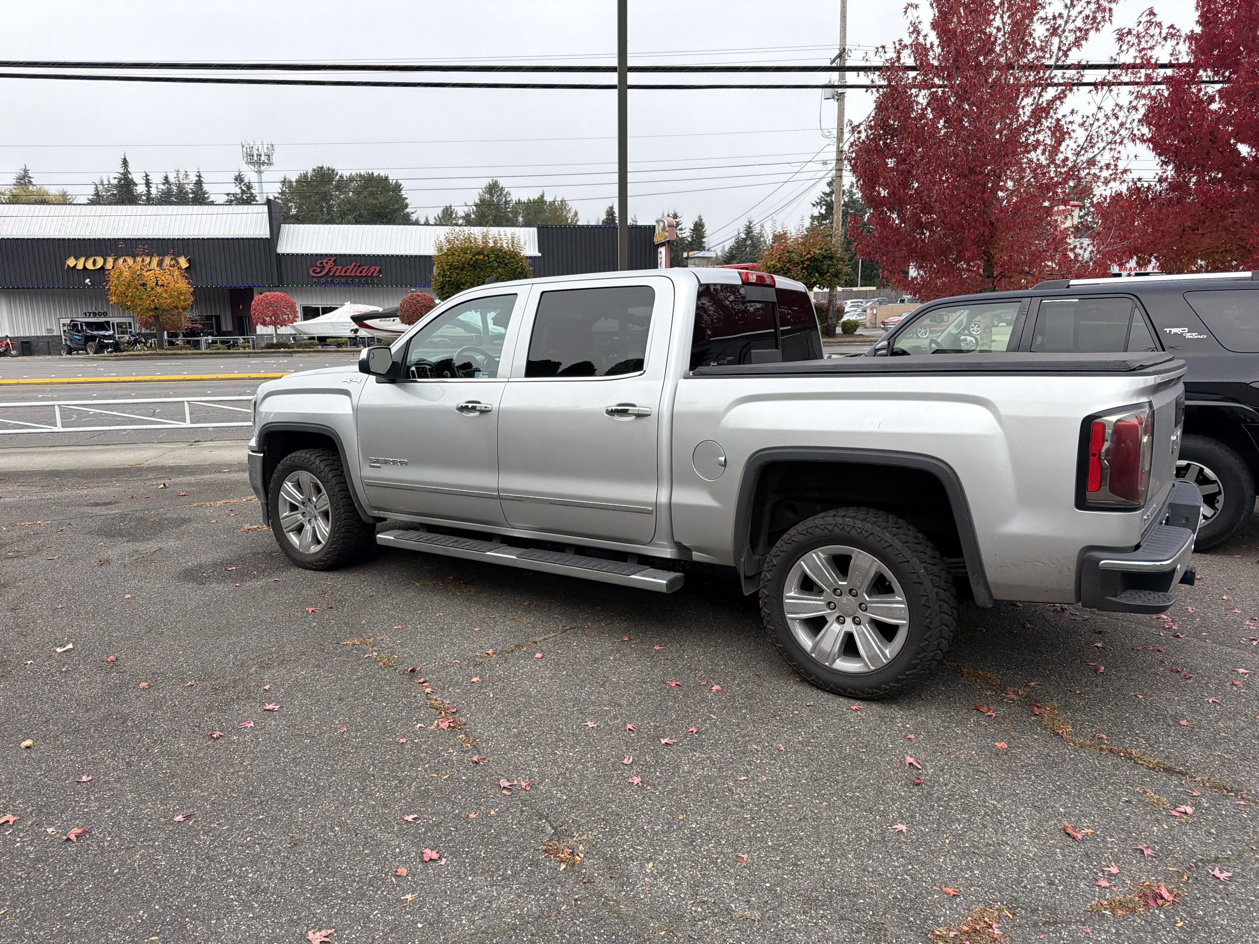 Used 2018 GMC Sierra 1500 SLT AWD/4WD image 1