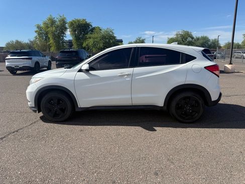 Used 2017 Honda HR-V LX image 6