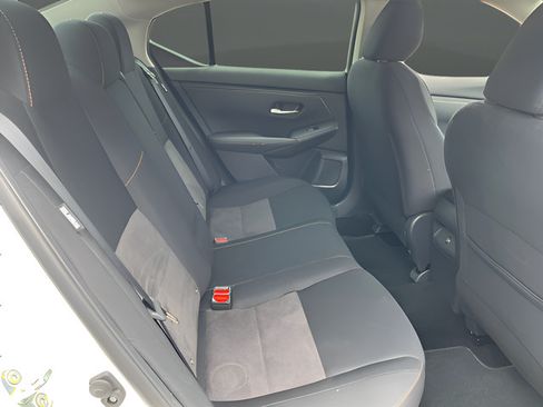 Used 2022 Nissan Sentra SR w/ Lighting Package FWD image 17