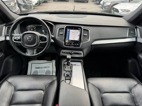 Used 2018 Volvo XC90 T6 Momentum w/ Convenience Package image 24