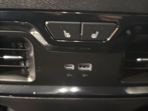 Used 2024 GMC Sierra 1500 AT4 w/ AT4 Premium Package image 15