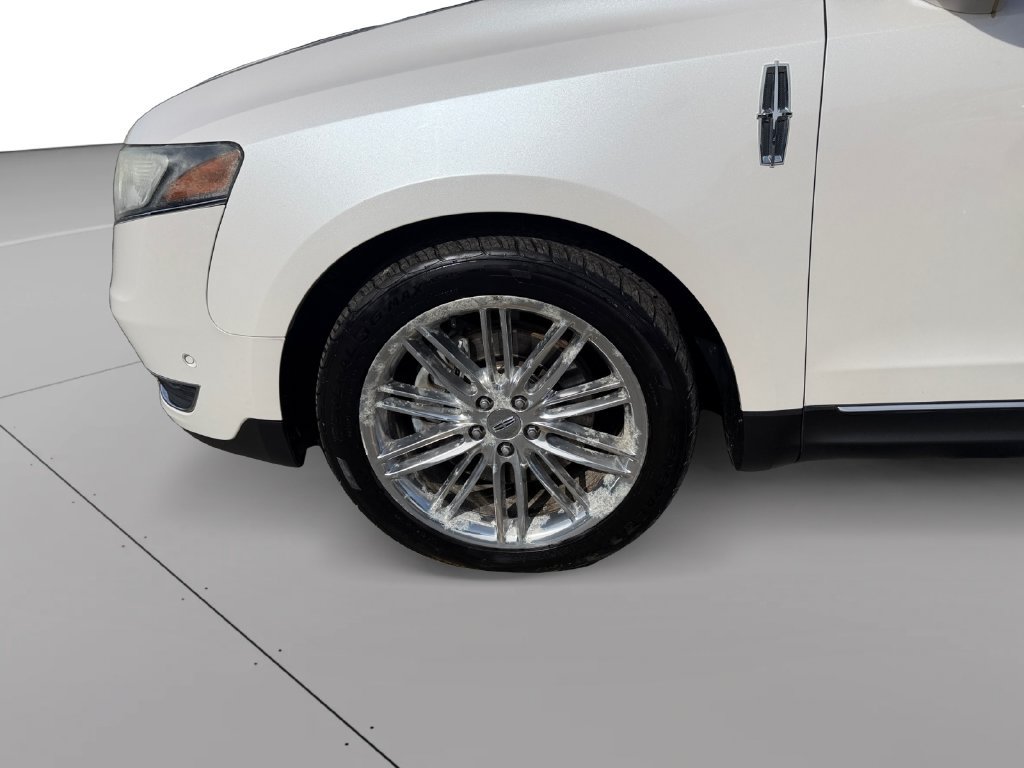 Used 2013 Lincoln MKT AWD image 9