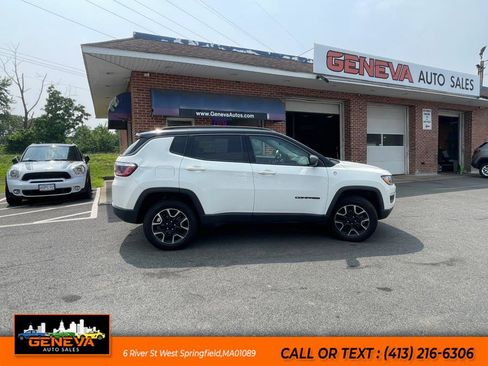 Used 2020 Jeep Compass Trailhawk image 4
