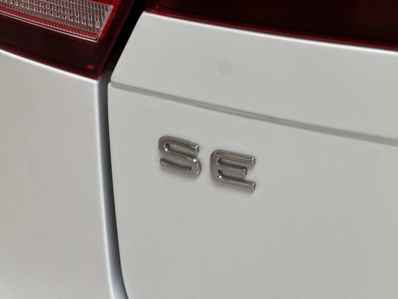 Used 2024 Volkswagen Tiguan SE R-Line AWD/4WD image 25