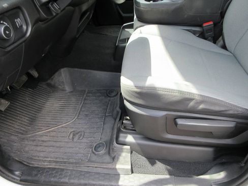 Used 2024 RAM 2500 Big Horn AWD/4WD image 23