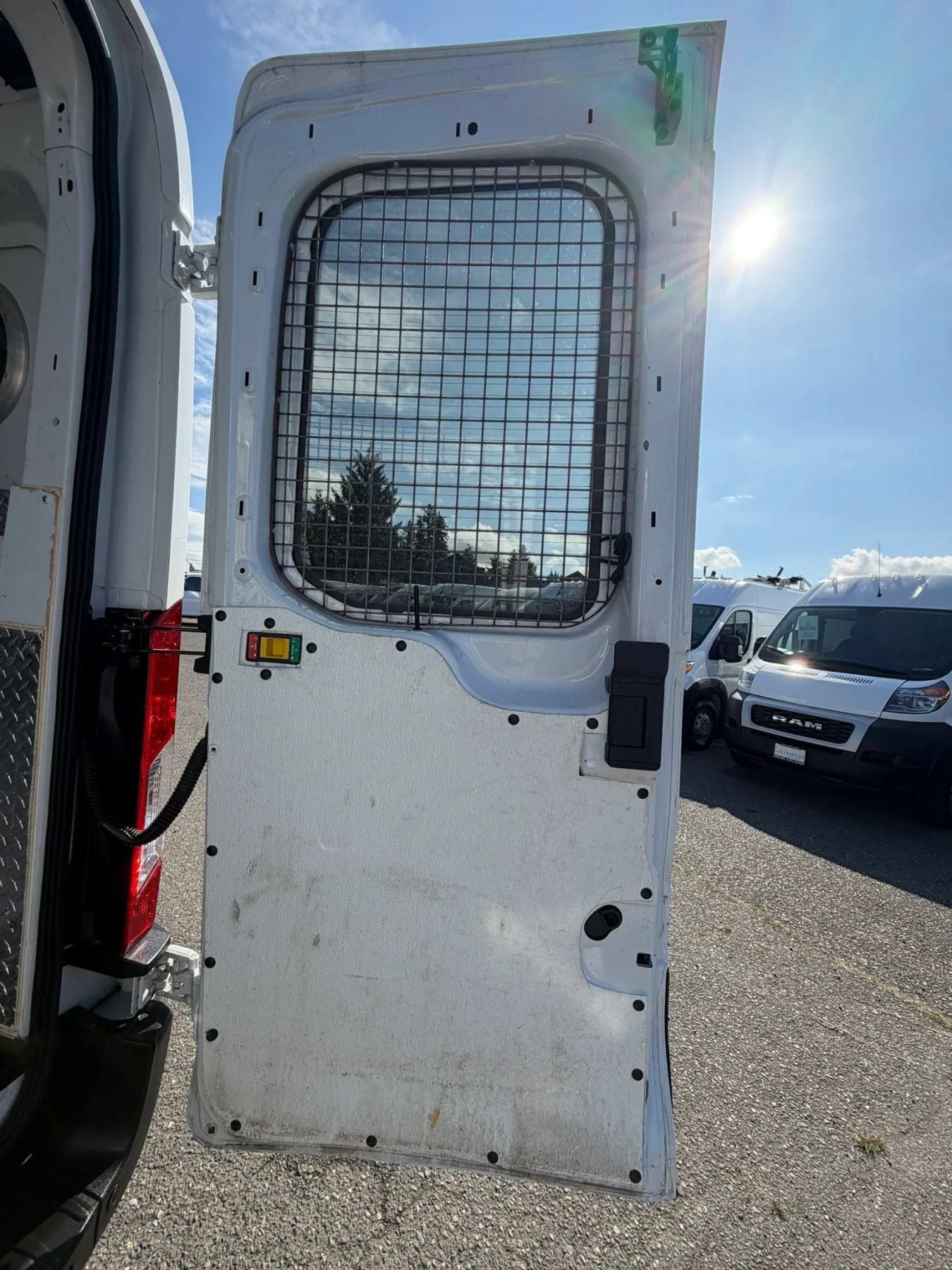Used 2023 Ford Transit 250 Medium Roof w/ Exterior Upgrade Package RWD image 21