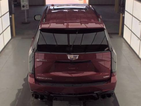 Used 2025 Cadillac Escalade V w/ LPO, Floor Liner Package AWD/4WD image 17