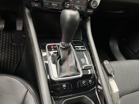 Used 2025 Jeep Compass Trailhawk AWD/4WD image 22