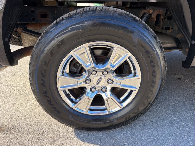 Used 2016 Ford F150 Lariat w/ Equipment Group 502A Luxury AWD/4WD image 31