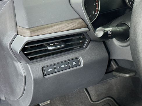 Used 2024 Nissan Altima 2.5 SV FWD image 16