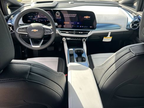 New 2026 Chevrolet Equinox EV LT image 14