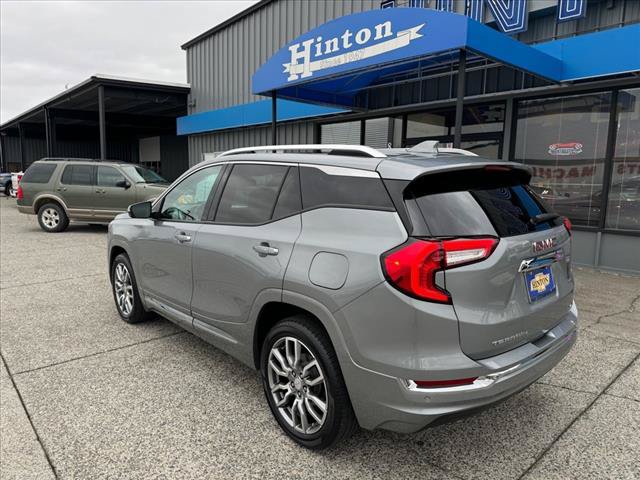 Used 2024 GMC Terrain Denali AWD/4WD image 3
