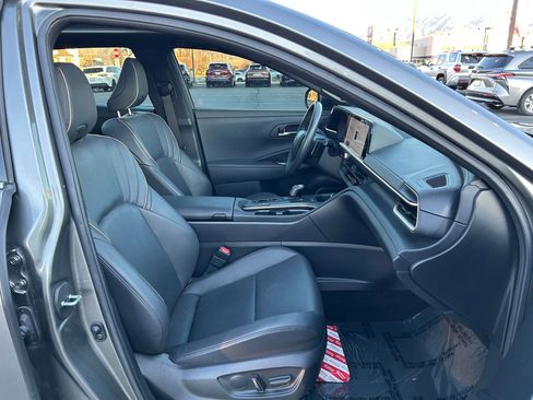 Used 2023 Toyota Crown Platinum image 28