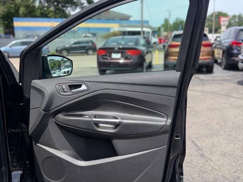 Used 2016 Ford Escape SE w/ Equipment Group 201A FWD image 17